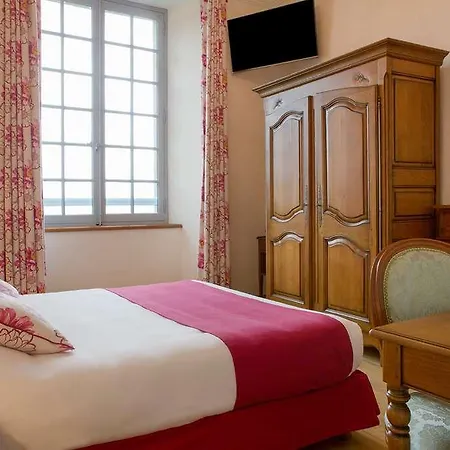 Ogdomaine Saint Roch Hotel